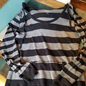 Hooded Long sleeve shirt